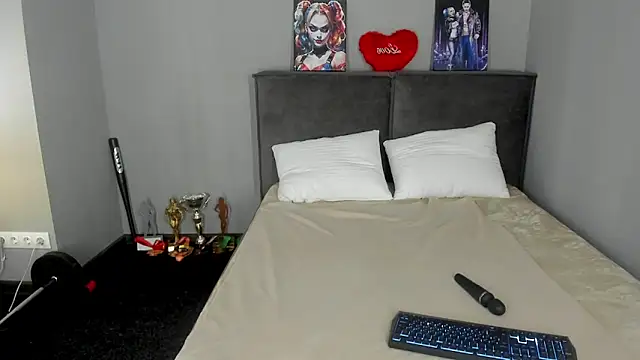 Snapshot of MuscleXXXBarbie chatting on June 12, 1:59 am MuscleXXXBarbie online show from June 12, 1:59 am