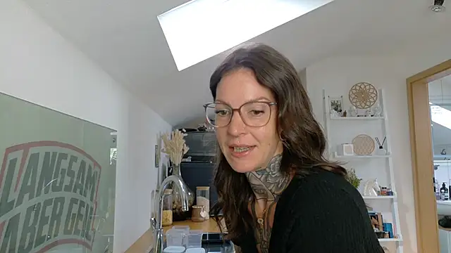 Snapshot of BrownieyQueen chatting on July 18, 7:23 am BrownieyQueen online show from July 18, 7:23 am