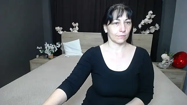 Snapshot of LiluGrants chatting on May 16, 6:07 pm LiluGrants online show from May 16, 6:07 pm