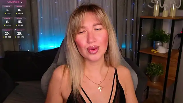 MilaBott online show from April 2, 7:11 pm