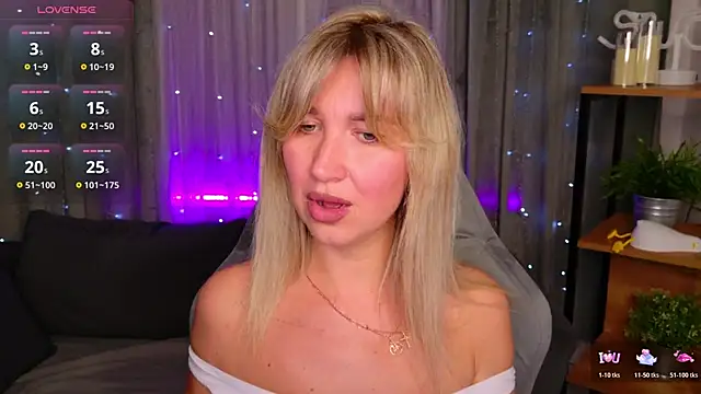 Snapshot of MilaBott chatting on June 9, 7:14 pm MilaBott online show from June 9, 7:14 pm