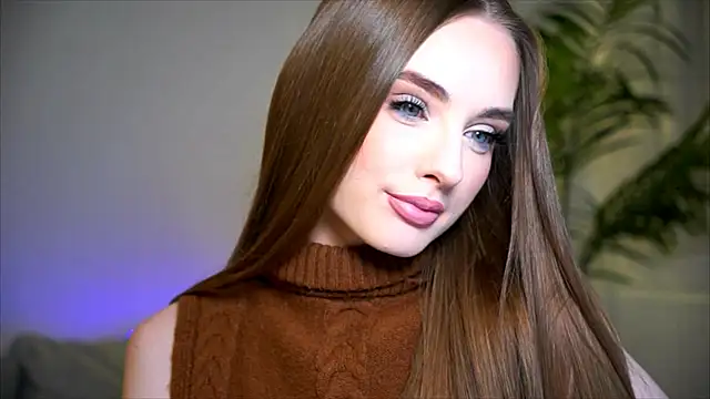 petitegonwiild online show from December 19, 10:06 pm