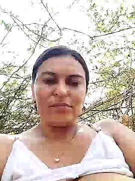 Snapshot of Horny-Mommy-Dirty chatting on March 2, 7:45 pm Horny-Mommy-Dirty online show from March 2, 7:45 pm