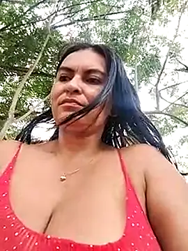 Snapshot of Horny-Mommy-Dirty chatting on March 6, 7:54 pm Horny-Mommy-Dirty online show from March 6, 7:54 pm