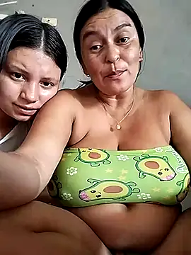 Snapshot of Horny-Mommy-Dirty chatting on October 1, 3:40 pm Horny-Mommy-Dirty online show from October 1, 3:40 pm