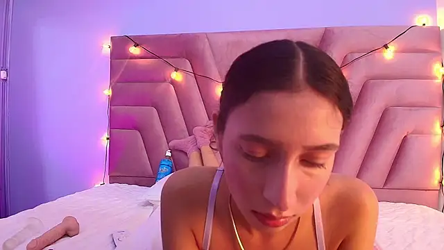 Beautifulskinny18 online show from February 8, 1:54 am