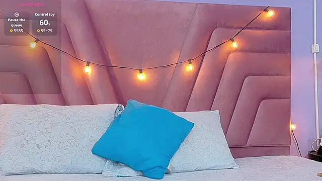 Beautifulskinny18 online show from November 1, 7:27 pm