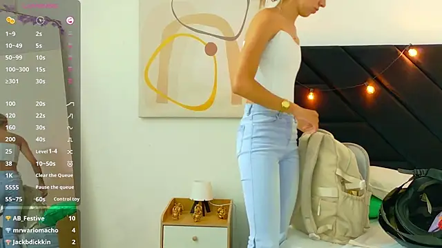Snapshot of Beautifulskinny18 chatting on June 20, 7:49 pm Beautifulskinny18 online show from June 20, 7:49 pm