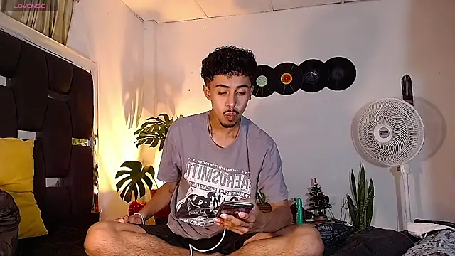 RyanRizzo online show from December 4, 10:41 pm