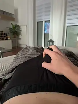 Snapshot of thorn0 chatting on December 29, 2:10 pm thorn0 online show from December 29, 2:10 pm