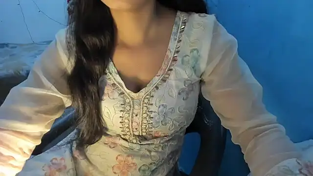 aarjulove online show from April 7, 7:20 am