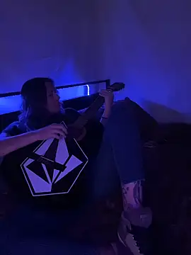 SummerV91 online show from March 5, 4:30 am