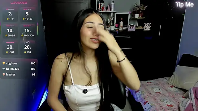 Snapshot of Emilytafur chatting on May 18, 4:07 am Emilytafur online show from May 18, 4:07 am