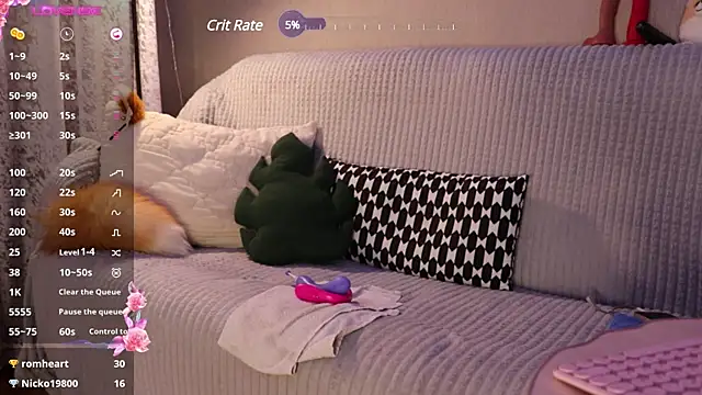 mari moon bunny online show from December 13, 5:00 pm