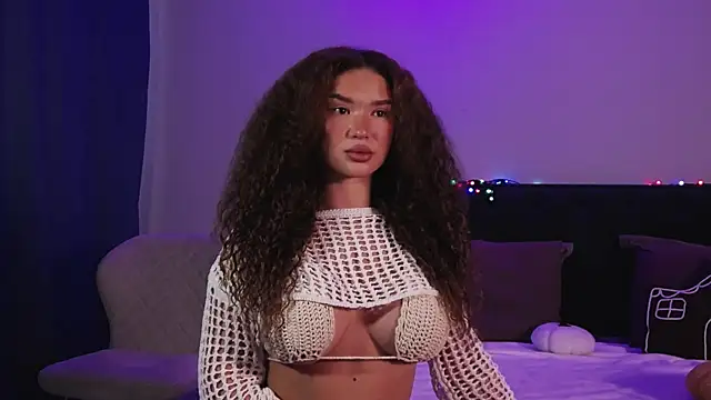 Snapshot of Denise_Garciia chatting on July 4, 12:44 pm Denise Garciia online show from July 4, 12:44 pm