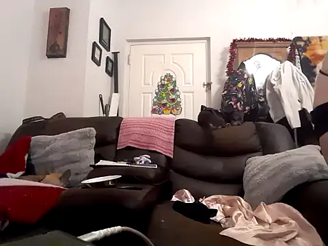 fantasymade69 online show from December 8, 8:41 am