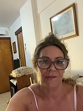 lolavalecuatro online show from January 12, 3:36 pm