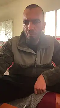 Snapshot of donnuozfutura chatting on January 7, 1:35 pm donnuozfutura online show from January 7, 1:35 pm