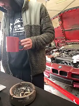 Snapshot of donnuozfutura chatting on February 24, 10:26 am donnuozfutura online show from February 24, 10:26 am