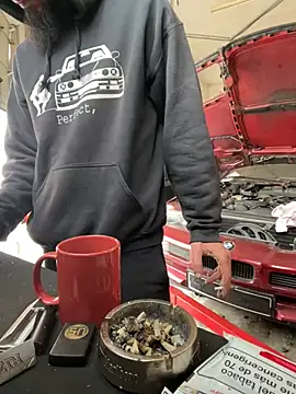 Snapshot of donnuozfutura chatting on February 25, 9:09 am donnuozfutura online show from February 25, 9:09 am