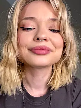 dollfromvenus online show from September 25, 4:32 pm