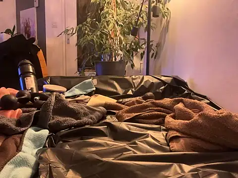 Snapshot of nickgode69 chatting on February 2, 4:37 am nickgode69 online show from February 2, 4:37 am