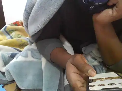 Snapshot of Average_Indian chatting on January 16, 4:28 pm Average Indian online show from January 16, 4:28 pm