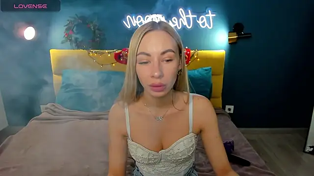 Diana Garrett online show from December 16, 9:03 am