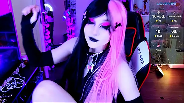 Aki  Ra online show from March 15, 9:32 pm