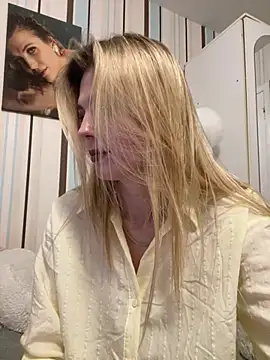 Liya my online show from February 18, 3:52 pm