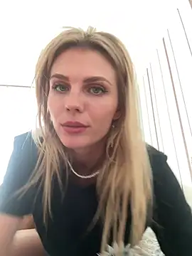 Snapshot of Liya_my chatting on July 16, 12:44 pm Liya my online show from July 16, 12:44 pm