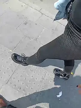 sophie banger online show from April 4, 7:00 pm