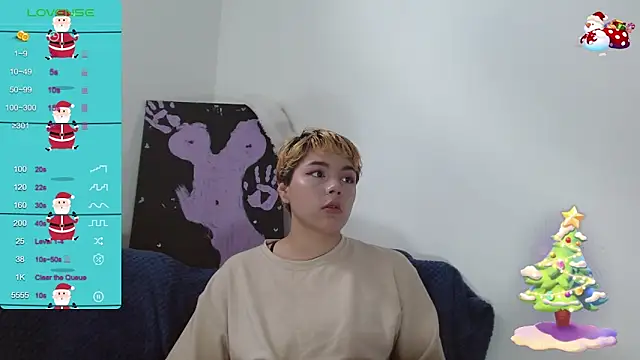 TRIXIE TANG28 online show from December 24, 3:58 pm