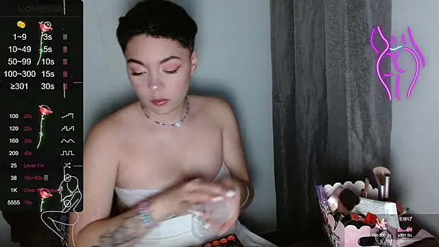 TRIXIE TANG28 online show from March 7, 11:27 pm