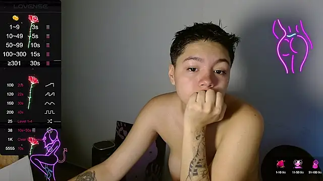 TRIXIE TANG28 online show from March 16, 11:04 pm