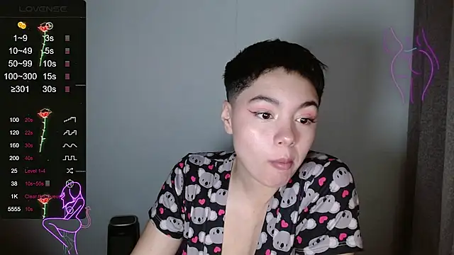 TRIXIE TANG28 online show from March 23, 3:10 am