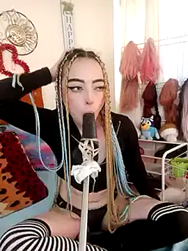 Yennastone online show from December 26, 6:33 pm