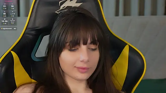 Snapshot of Alisa054 chatting on December 5, 2:22 pm Alisa054 online show from December 5, 2:22 pm