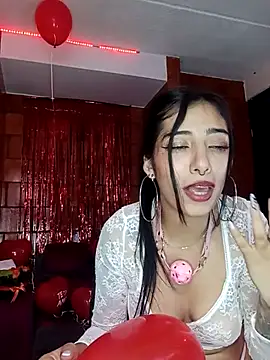 Snapshot of Raven__purple chatting on February 15, 5:19 am Raven  purple online show from February 15, 5:19 am