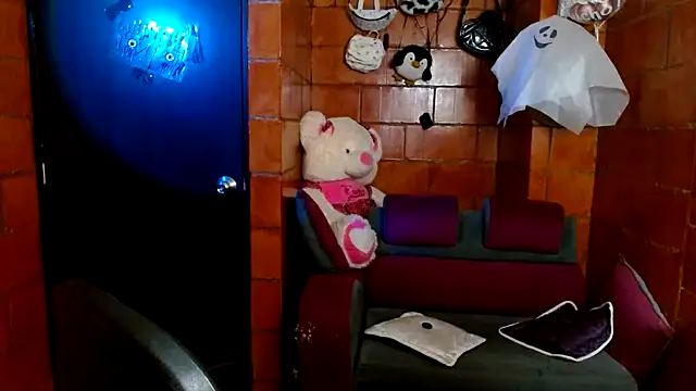 Snapshot of Raven__purple chatting on November 5, 1:16 am Raven purple online show from November 5, 1:16 am