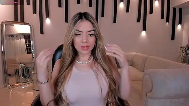 Snapshot of ChloePreston_ chatting on December 15, 10:28 am ChloePreston  online show from December 15, 10:28 am
