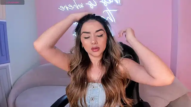 Snapshot of ChloePreston_ chatting on March 14, 10:39 am ChloePreston  online show from March 14, 10:39 am
