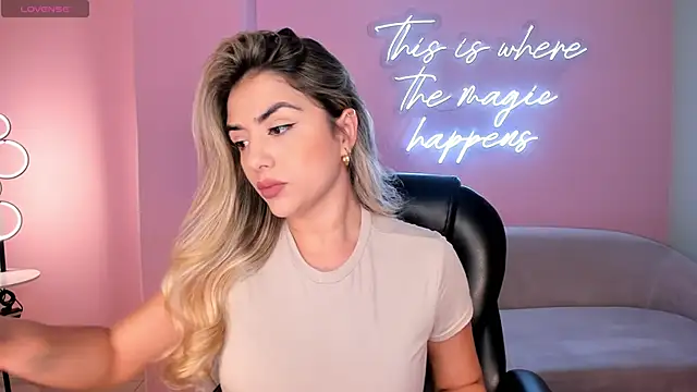 ChloePreston  online show from March 18, 11:46 am