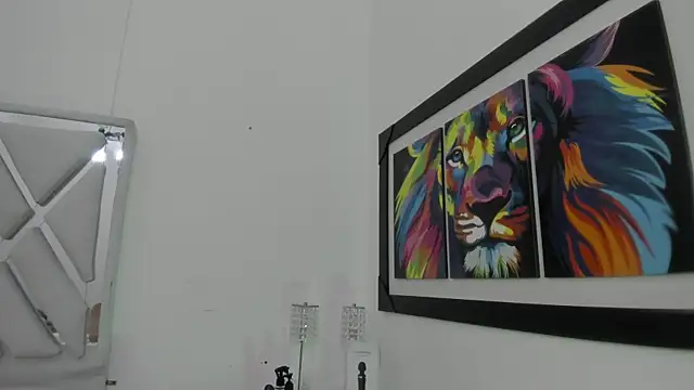 Snapshot of leslyylove chatting on March 18, 7:08 am leslyylove online show from March 18, 7:08 am