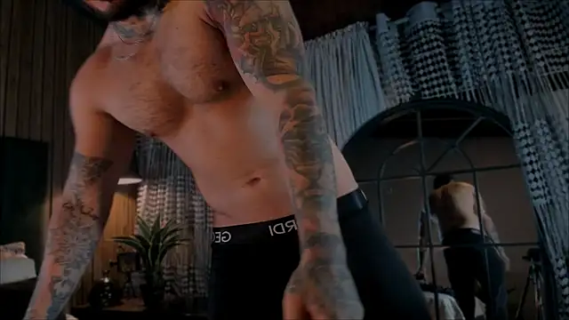 Snapshot of LeoSalvatore_ chatting on January 21, 3:04 am LeoSalvatore online show from January 21, 3:04 am