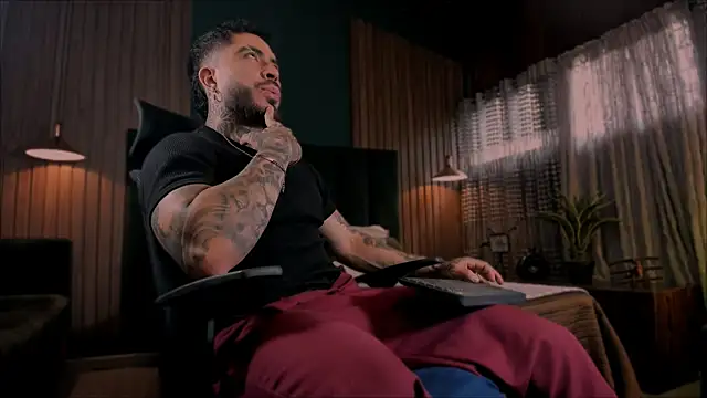 Snapshot of LeoSalvatore_ chatting on January 27, 4:54 pm LeoSalvatore online show from January 27, 4:54 pm