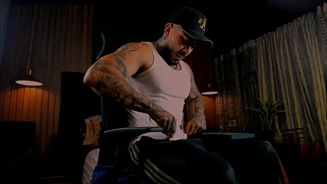 Snapshot of LeoSalvatore_ chatting on January 29, 4:26 am LeoSalvatore online show from January 29, 4:26 am