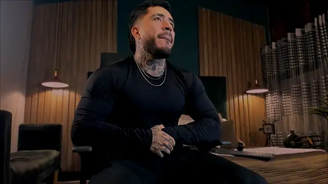 Snapshot of LeoSalvatore_ chatting on February 7, 3:45 am LeoSalvatore online show from February 7, 3:45 am