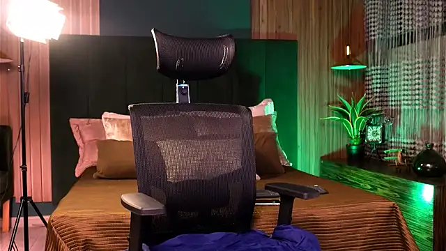 Snapshot of LeoSalvatore_ chatting on March 14, 3:59 am LeoSalvatore online show from March 14, 3:59 am