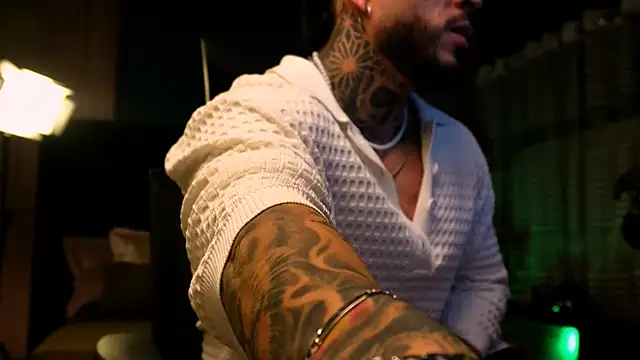 Snapshot of LeoSalvatore_ chatting on March 14, 7:26 am LeoSalvatore online show from March 14, 7:26 am